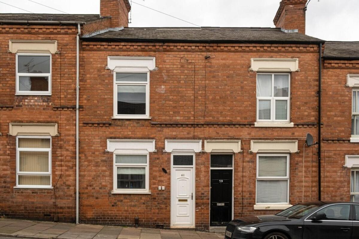2 Bedroom Apartment By Littlepiggyrentals Short Lets & Serviced Accommodation Leicester With Wi-Fi, Free Parking & Outdoor Area ภายนอก รูปภาพ